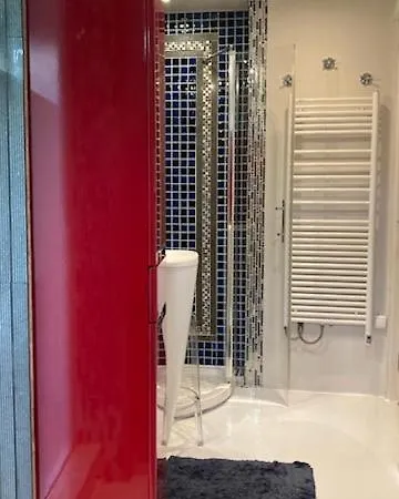 King Size Lounge 76m2 De Confort Au Centre דירה *